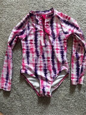 Andy & Evan Girls Long Sleeve Tie-Dye Rash Guard Swimsuit – Size 4T